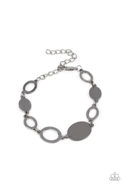 ​OVAL and Out - Black